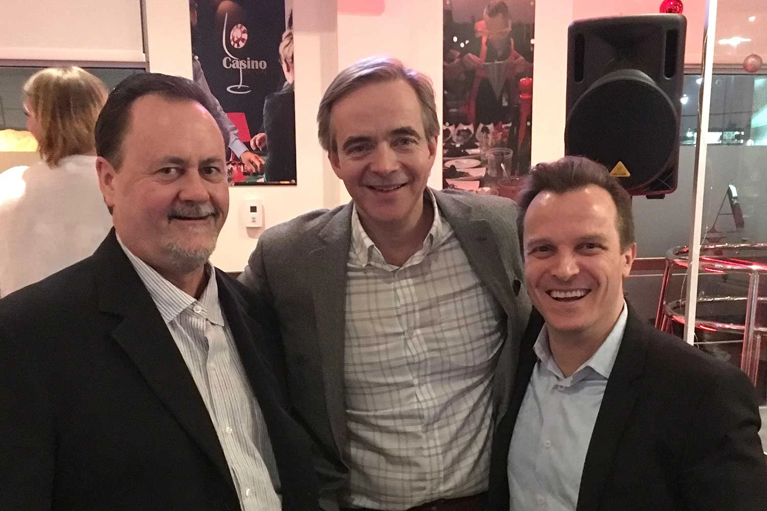 remis à Jim McNicol par Benoît Laflamme et Gregory McConnell