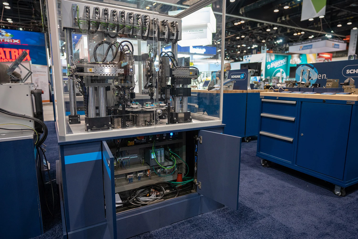 Schunk-Inside-Cabinet.jpg