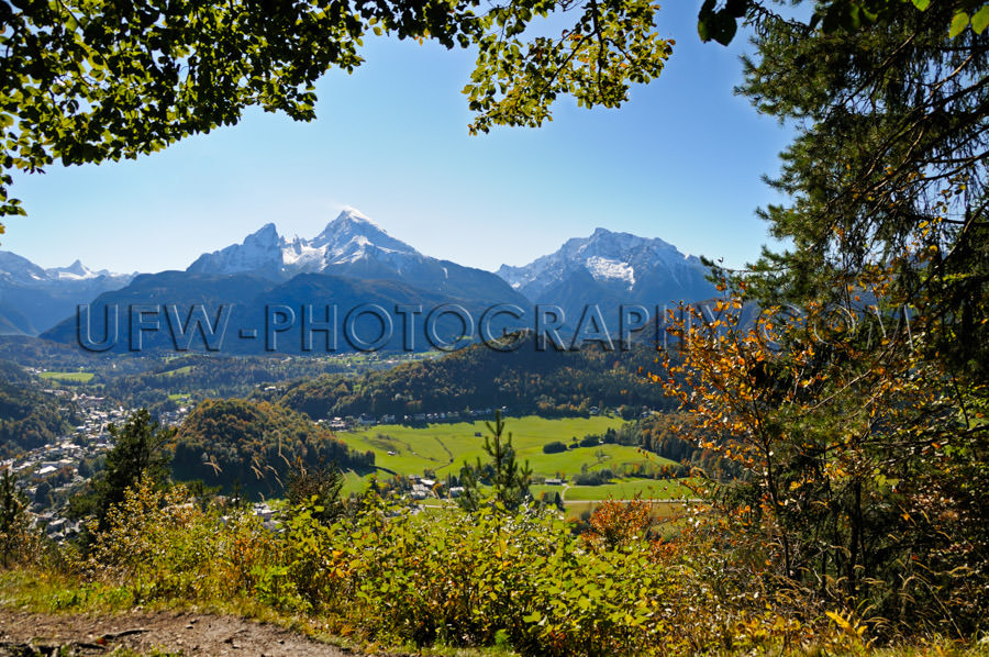 Scenic mountain valley town snowcapped mountain peak Stock Image