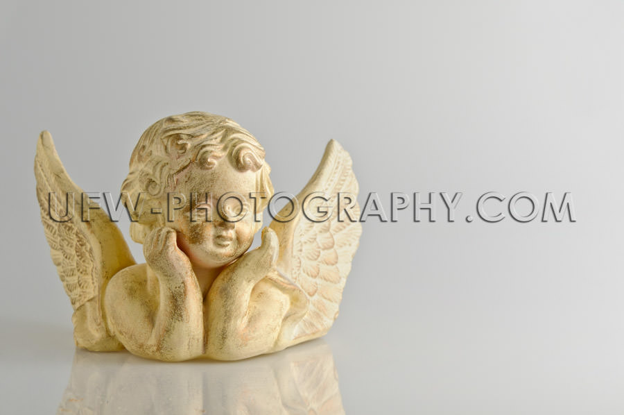 Angel cherub figurine gold beige elbow wings christmas cute old-