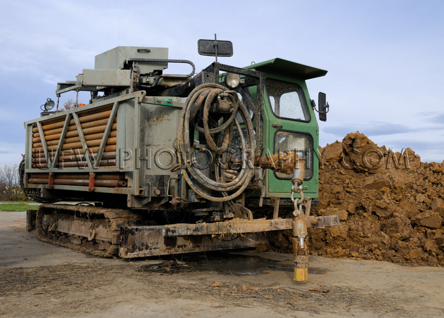 Trench-less pipe laying drilling machine HDD heavily used Stock 