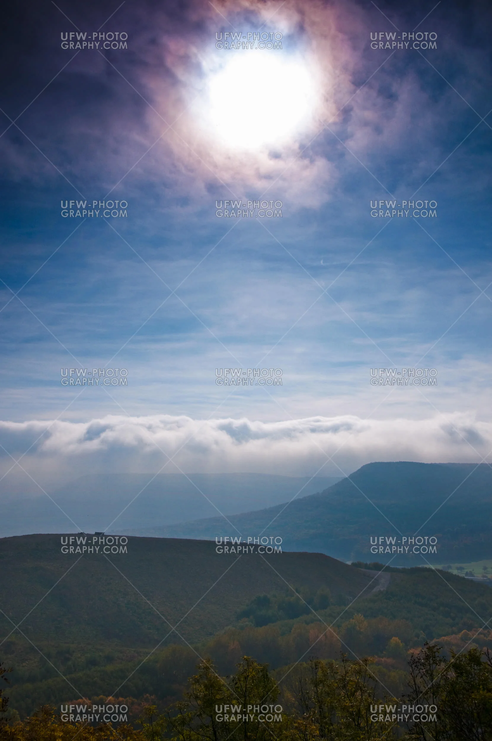 Dramatisch Himmel Öffnung Herbst Hügellandschaft