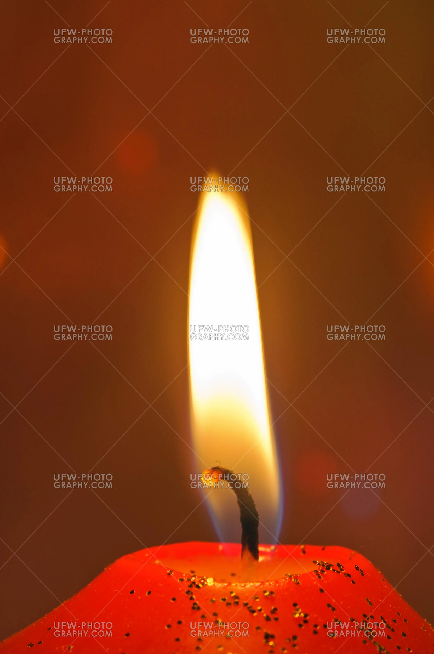Makroaufnahme Docht Kerze Flamme Golden Glitzern Defokussierter