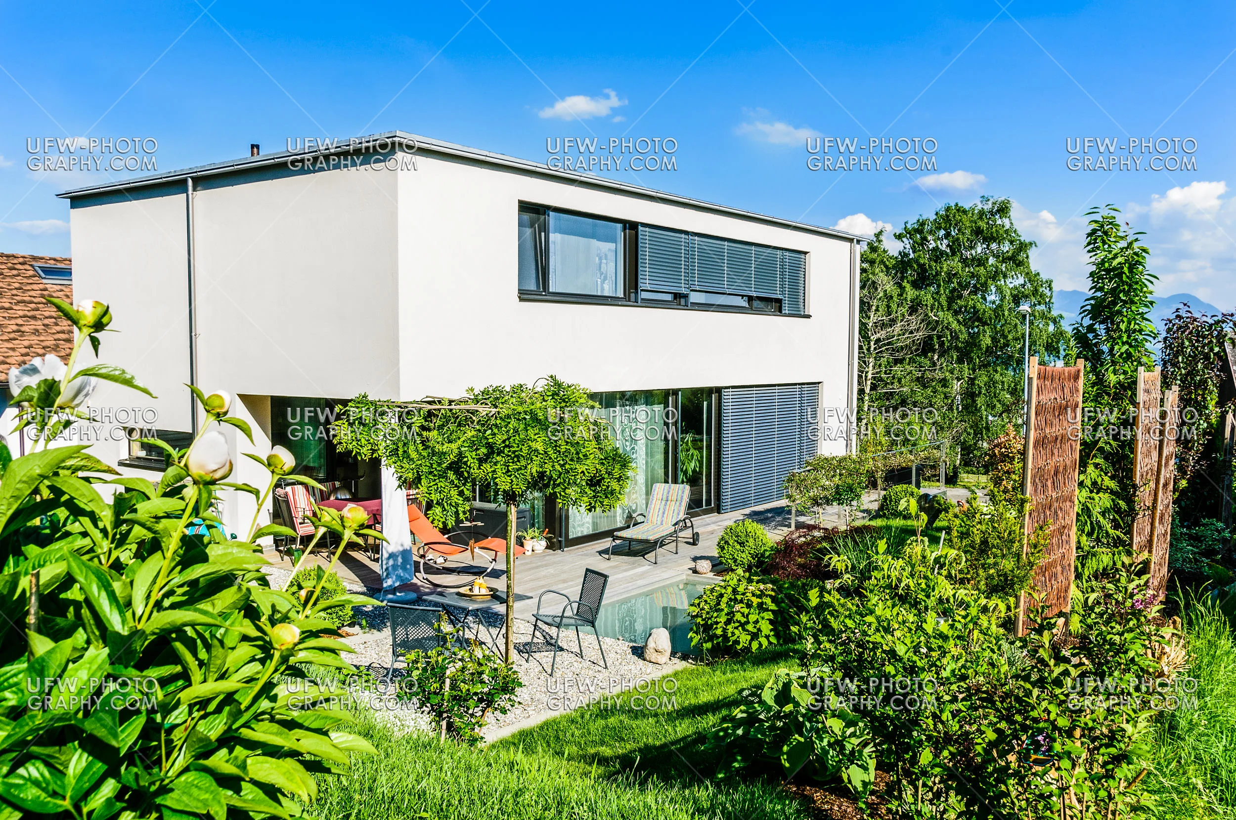 Einfamilienhaus Modern Zeitgenössisch Schön Garten Pool Stock