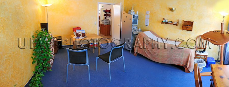 Arztpraxis Sprechzimmer Untersuchung Liege Gelb Blau Stock Foto