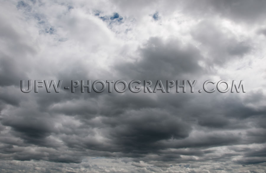 Dramatischer Unheilbringender Himmel Dunkle Graue Gewitterwolken