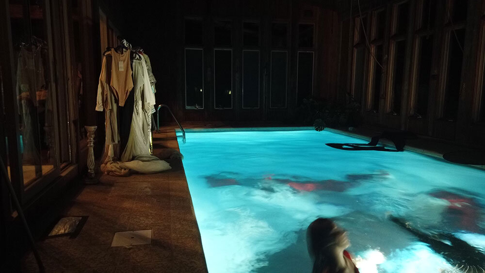 PHOTOGRAPHER CHRISTY LEE ROGERS ORCHESTRATES NEW UNDERWATER SHOOT IN NASHVILLE, TN