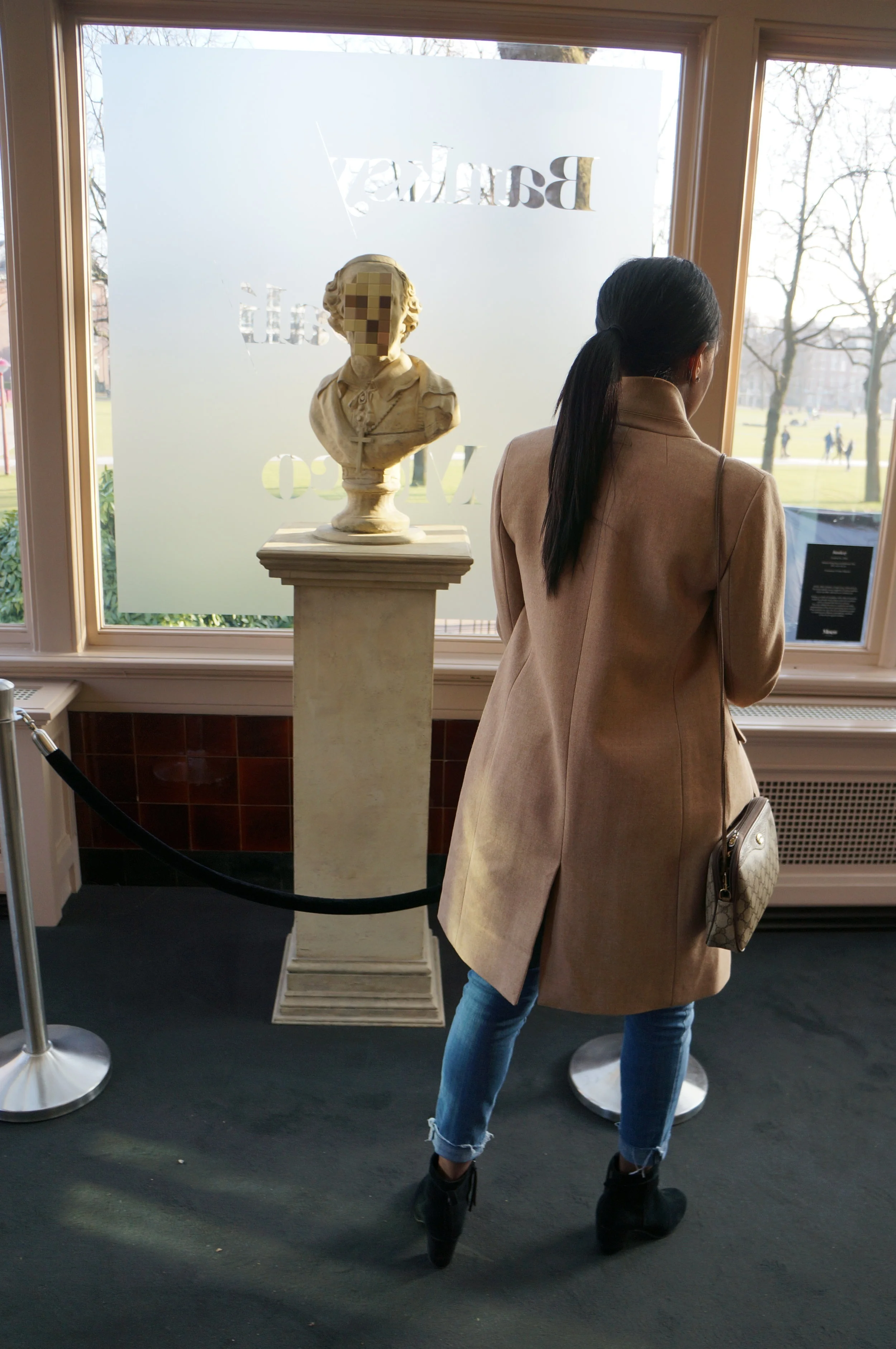  VIEWING BANKSY PIECES 