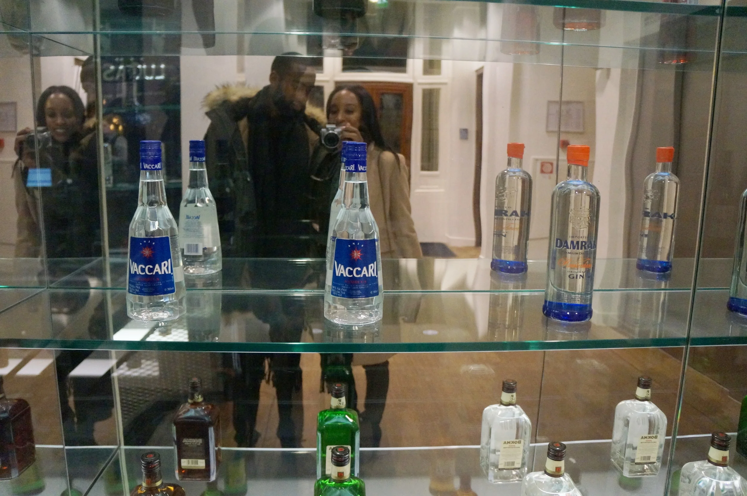  HOUSE OF BOLS 