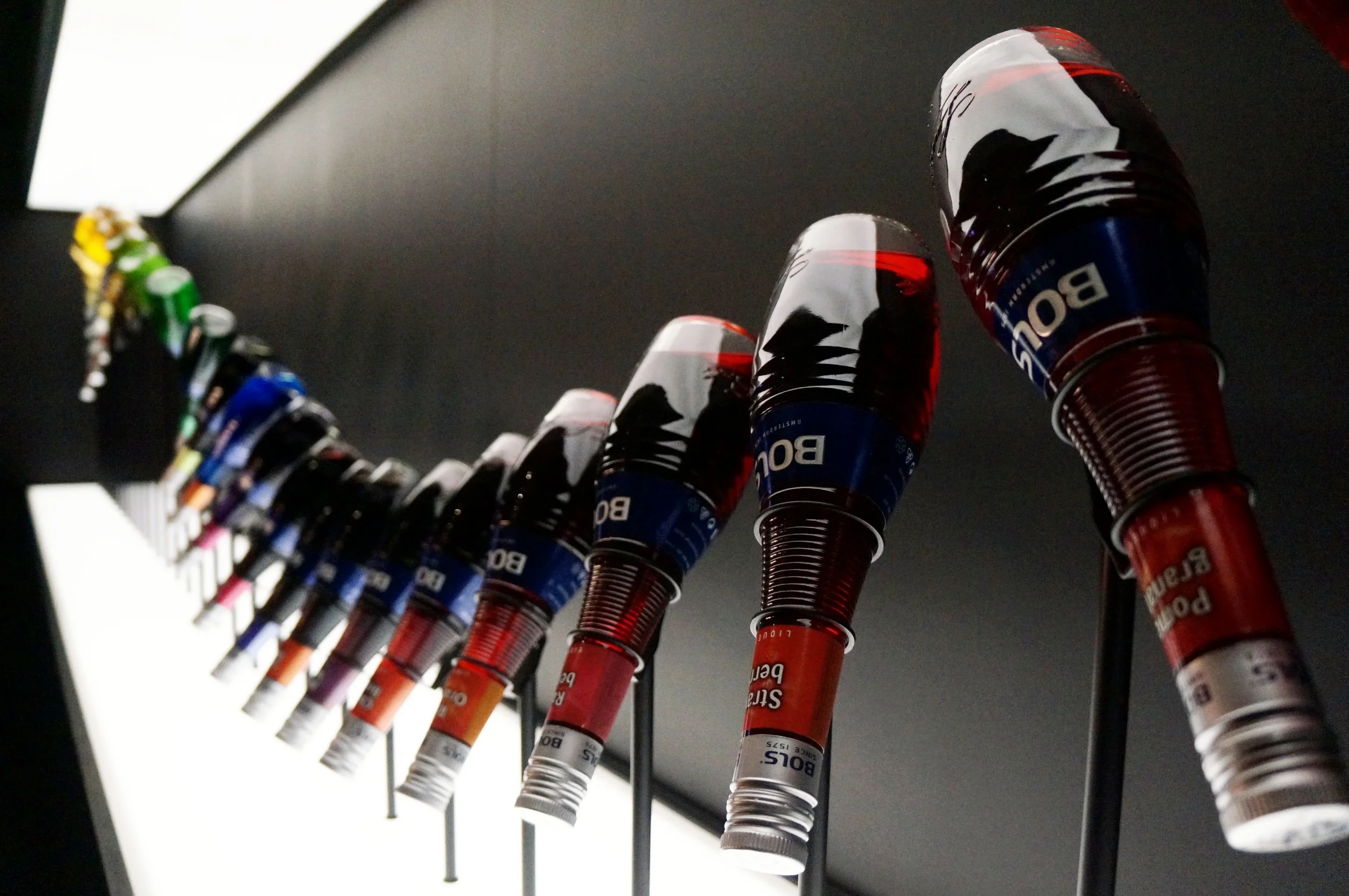  HOUSE OF BOLS 