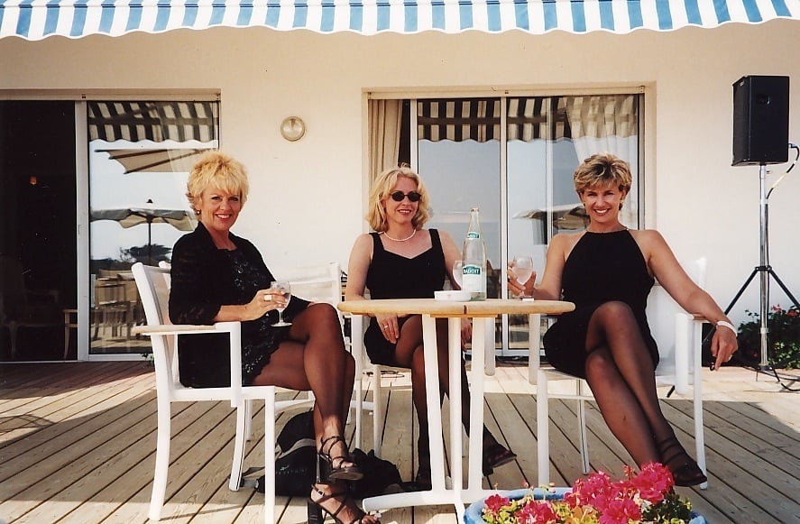   The Pearls relax after a set in France  