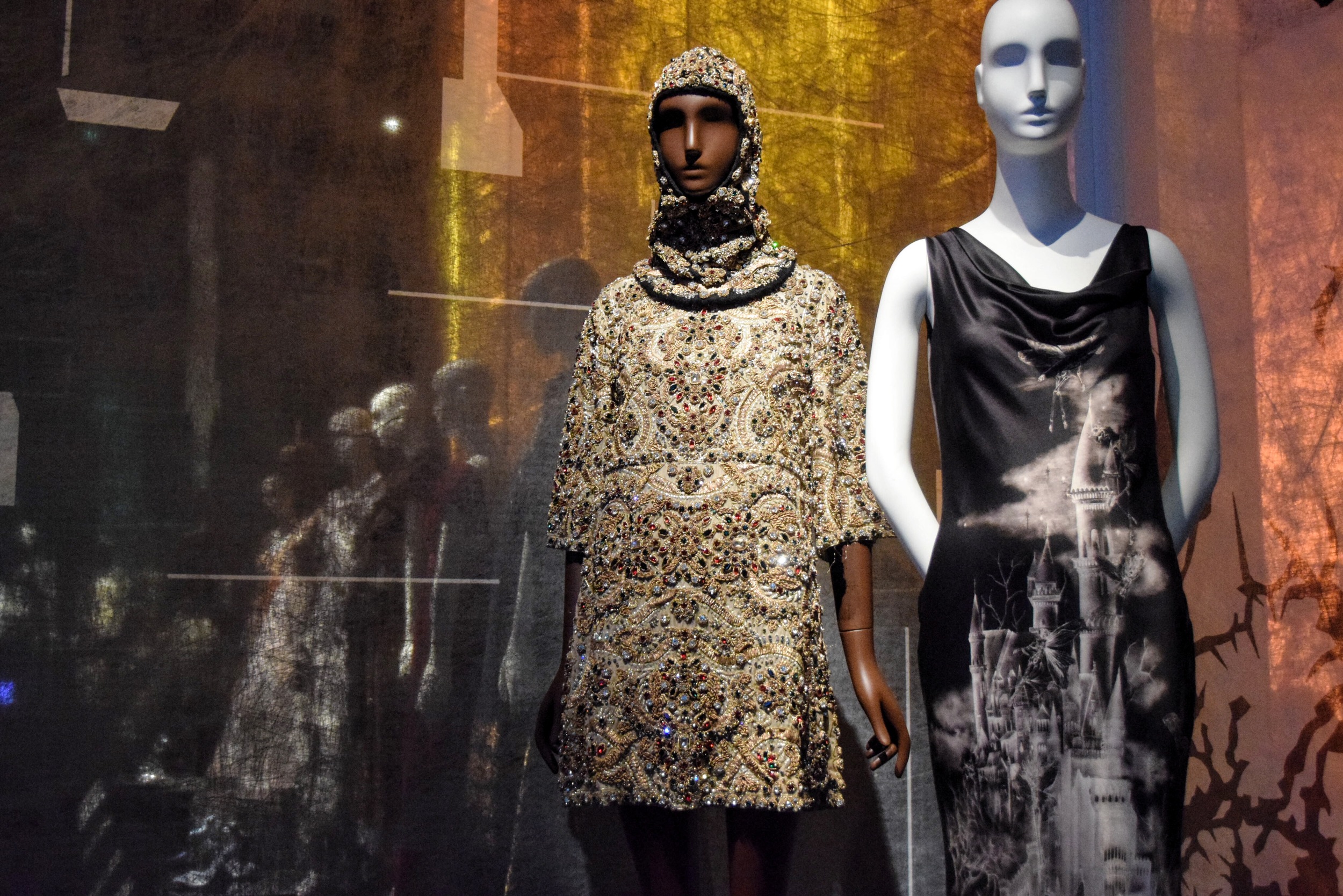 (L) Dolce and Gabanna (2014) 