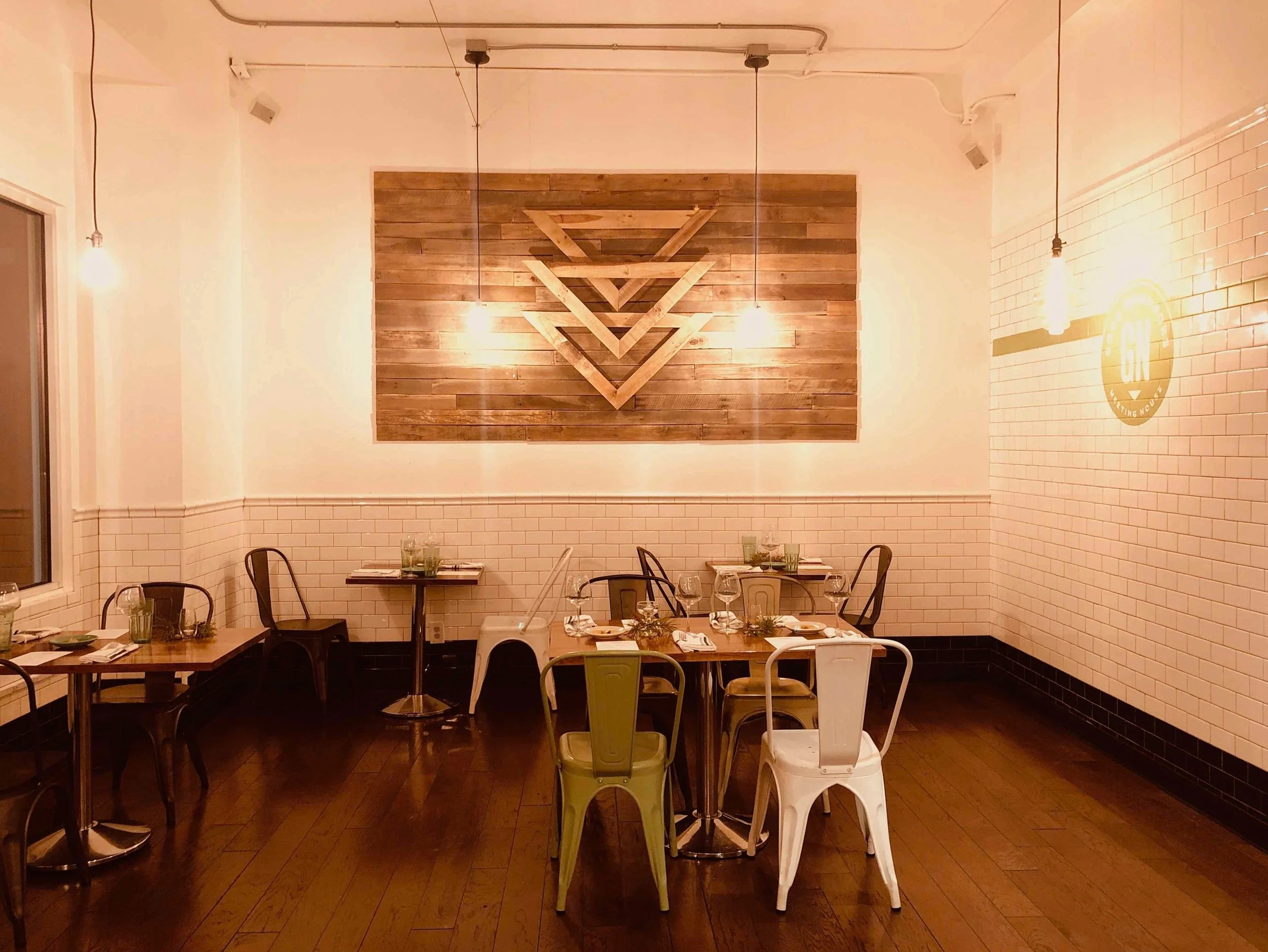 The ambience at Good Neighbors Meeting House