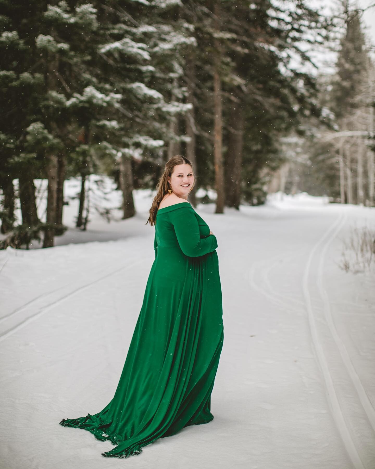 Absolutely loving snowy sessions lately. #utahmaternityphotographer