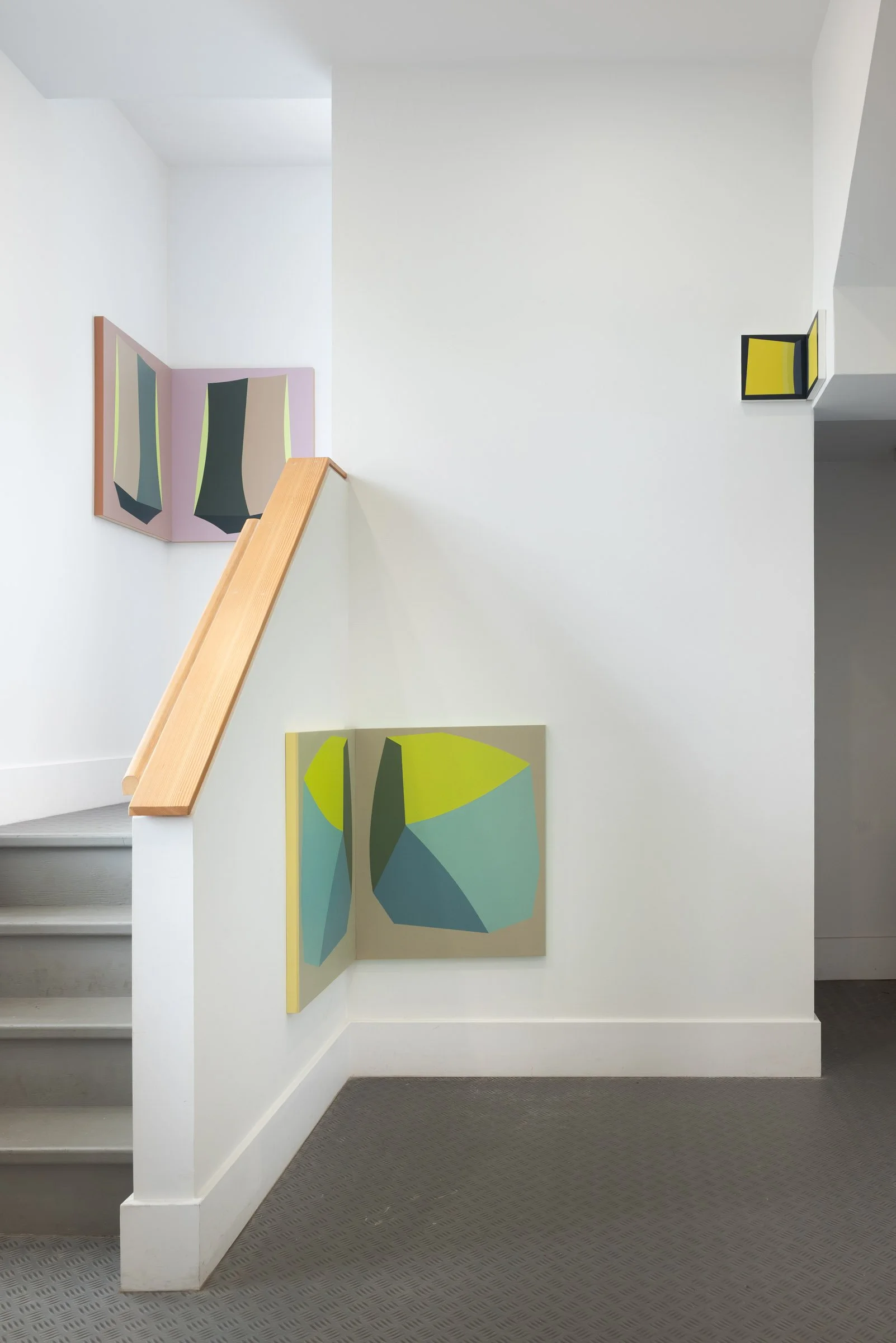   Page Into a Mirror , exhibition view, 330g Gallery. photo by LFdocumentation 