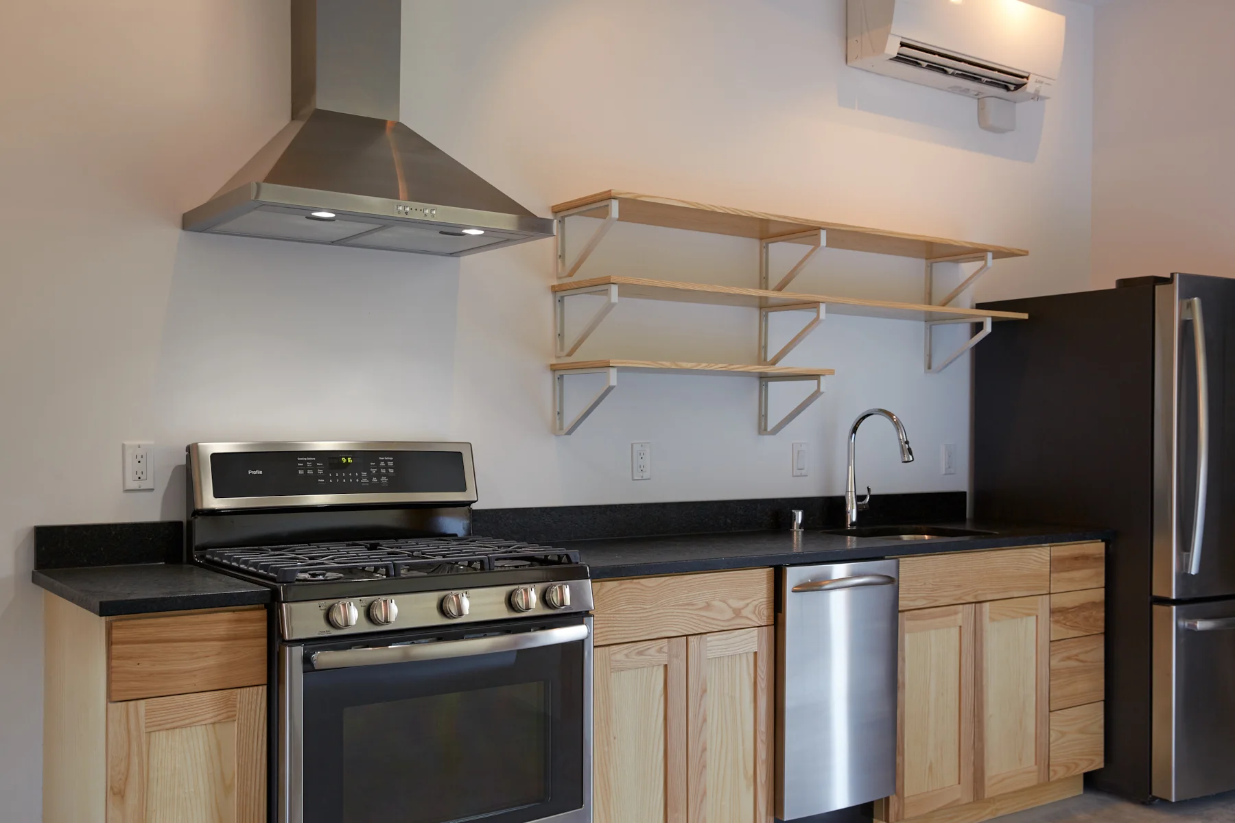EastEndLofts_Oct_Interiors-04.jpg