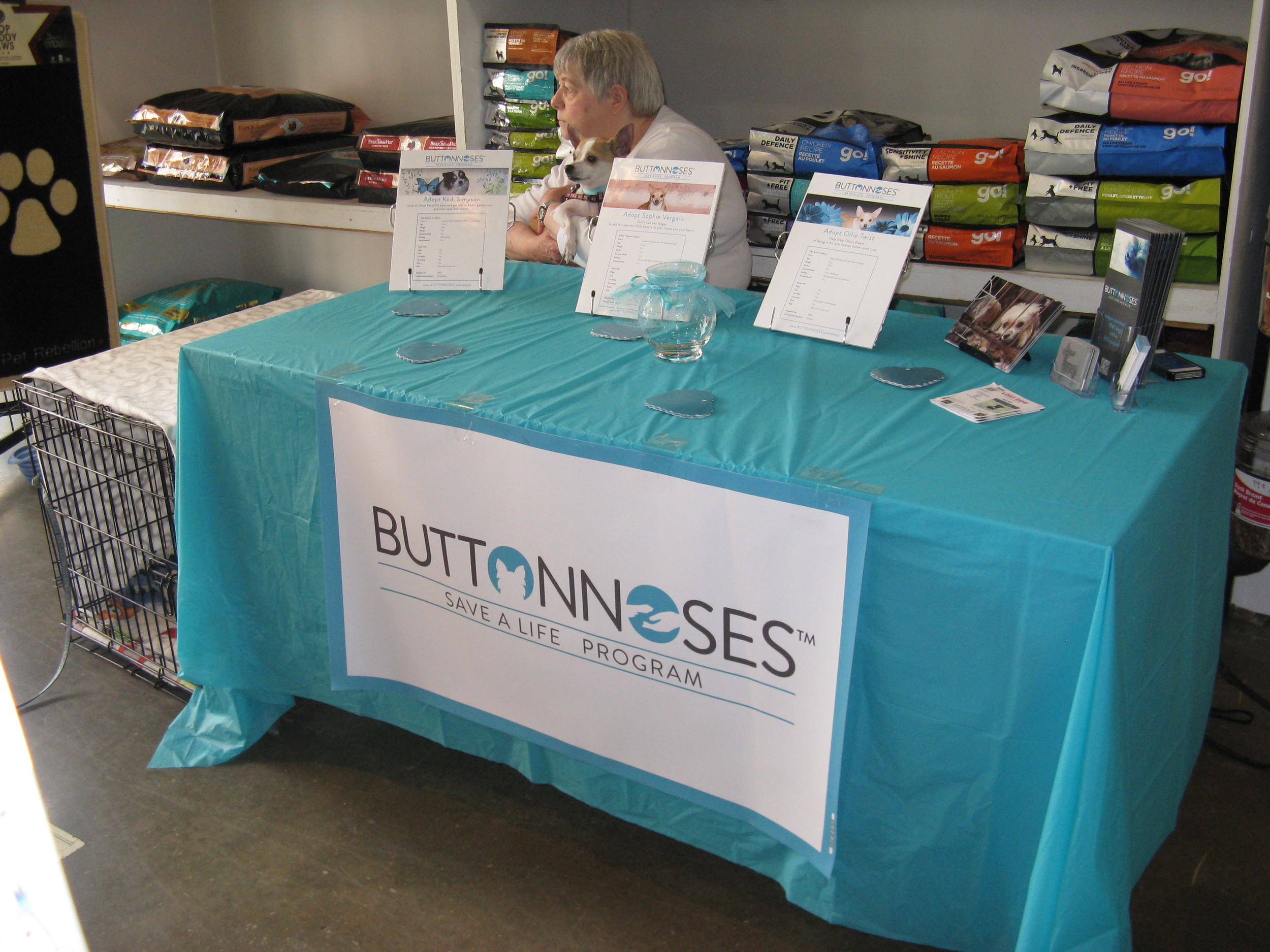  BUTTONNOSES table at Digsville 