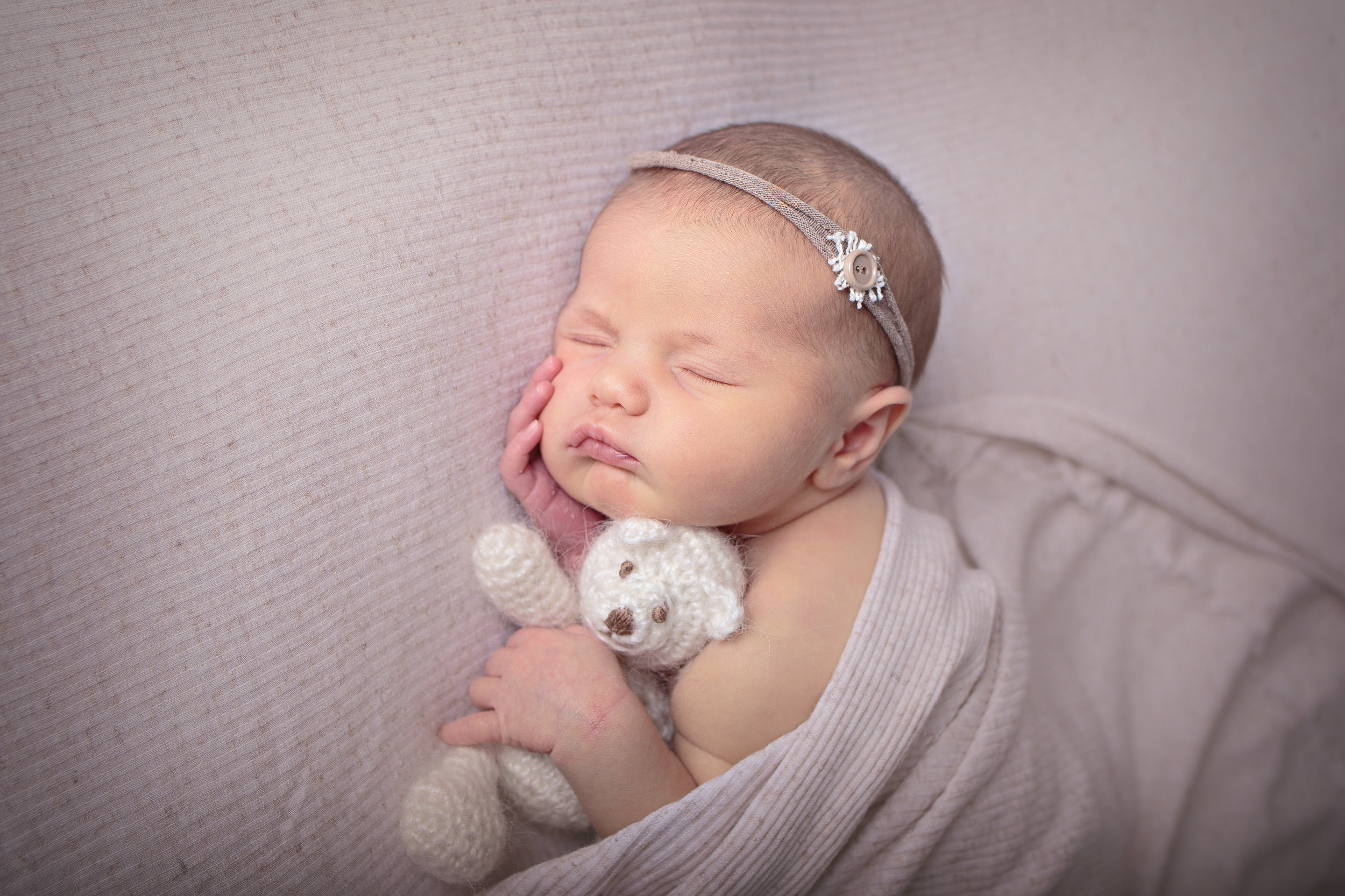 Kirkland Washington Newborn Photograher (8).jpg