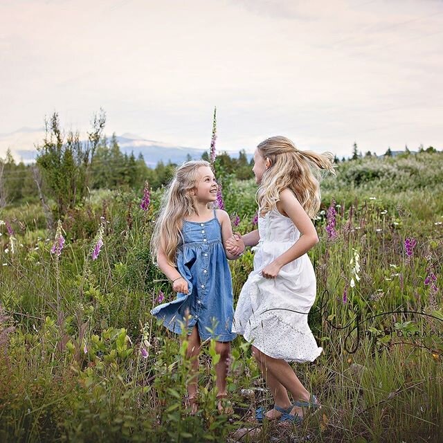 I am so happy to say I am now booking location session!!! I may be dancing along with theses beauties!! These wildflowers are almost at there peek.