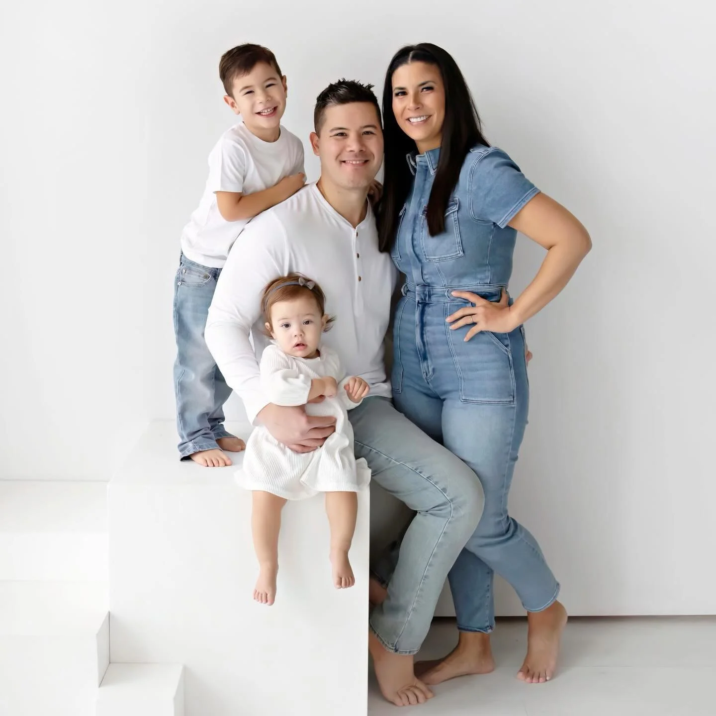 Why Book a Studio Session Right Now | Kayla J Photo
If you&rsquo;ve been thinking about updating your photos, this is the perfect time to book a studio session with Kayla J Photo. Studio sessions are simple, relaxed, and designed to create timeless i