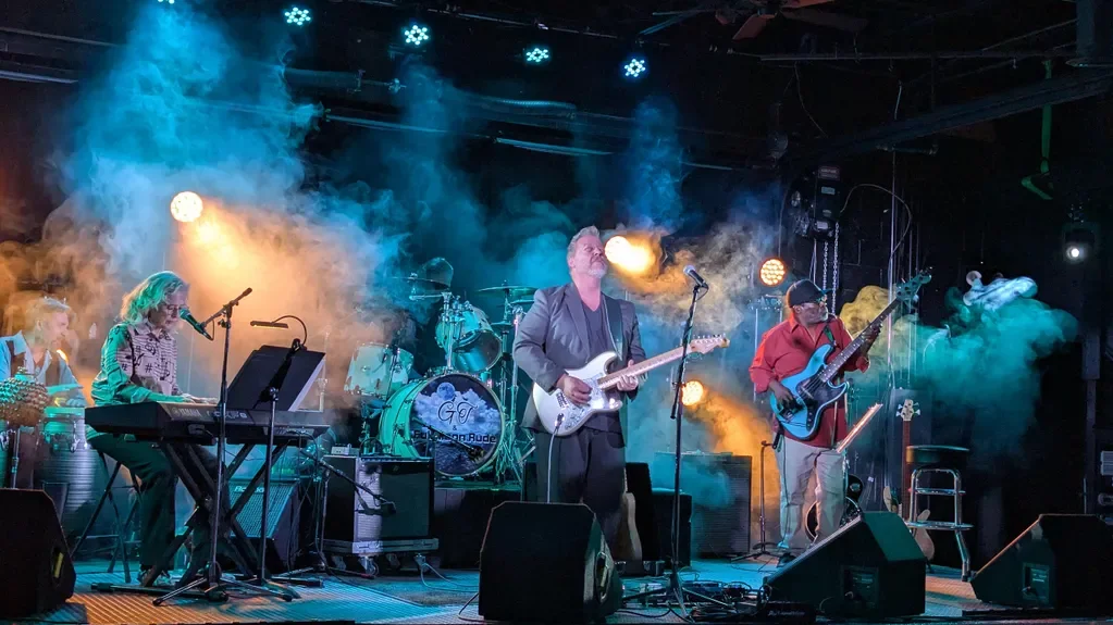 Crossroads - The Ultimate Eric Clapton Tribute