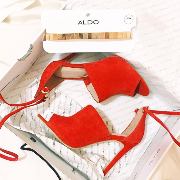 Aldo Suede Lace Up Heel Red Size 6