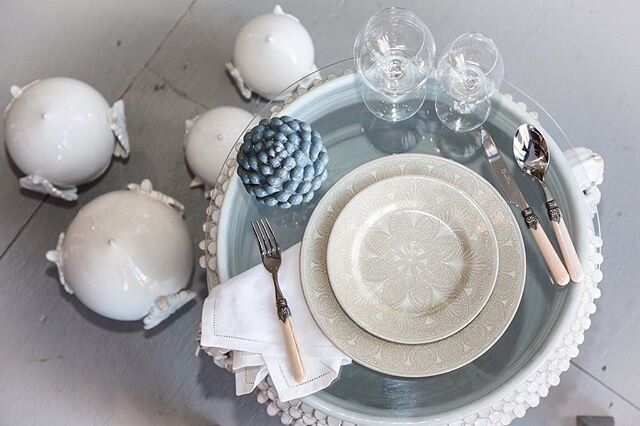 Mixing textures and muted shades creates an elegant look for any occasion ✨
.
.
.
#sowaboston #madeinitaly #GdSstyle#sharemystyle&nbsp;#makehomeyours #homeware #homeaccessories&nbsp;#bostoninteriordesign #bostondecor #brunchinspo #decorinspo&nbsp;#mo