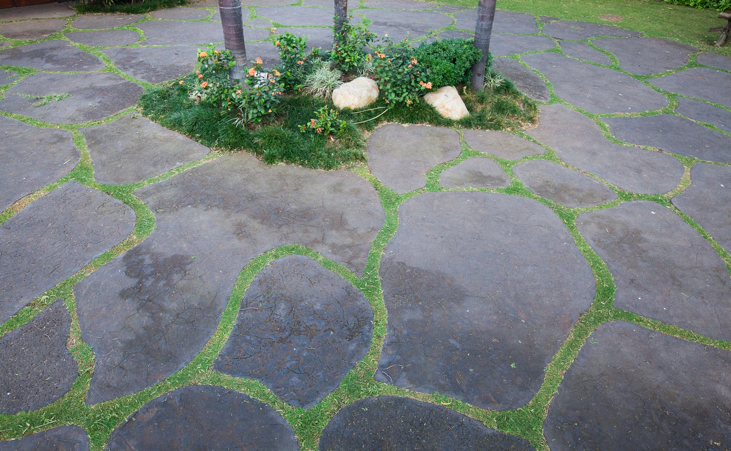 stone-work-chris-curtis-landscapes-maui.jpg