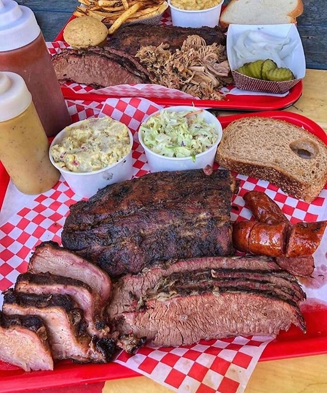 Tray Thursday&rsquo;s!!
.
📍 @bigbzbbq
.
👇🏼TAG A BBQ LOVER👇🏼