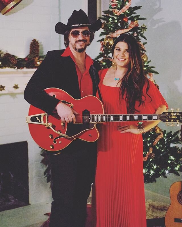 Not sending out a Christmas card this year but here is a festive photo of us in our basement shooting a video for &ldquo;Its Beginning To Look A Lot Like Christmas&rdquo; 📸 @hayleyshoots video coming soon!!! #christmascard #videoshoot #christmastree