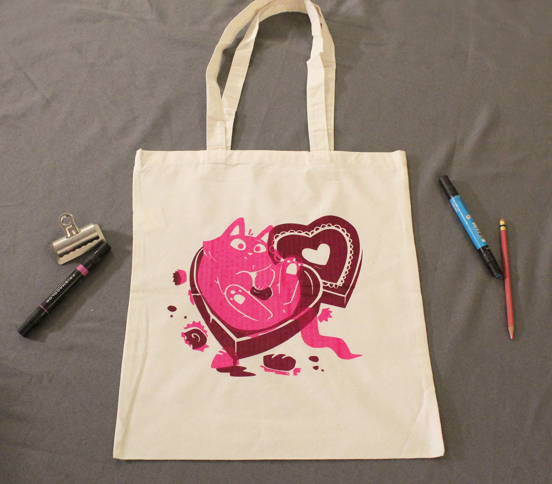 Smokey_love_tote_Full_01.jpg