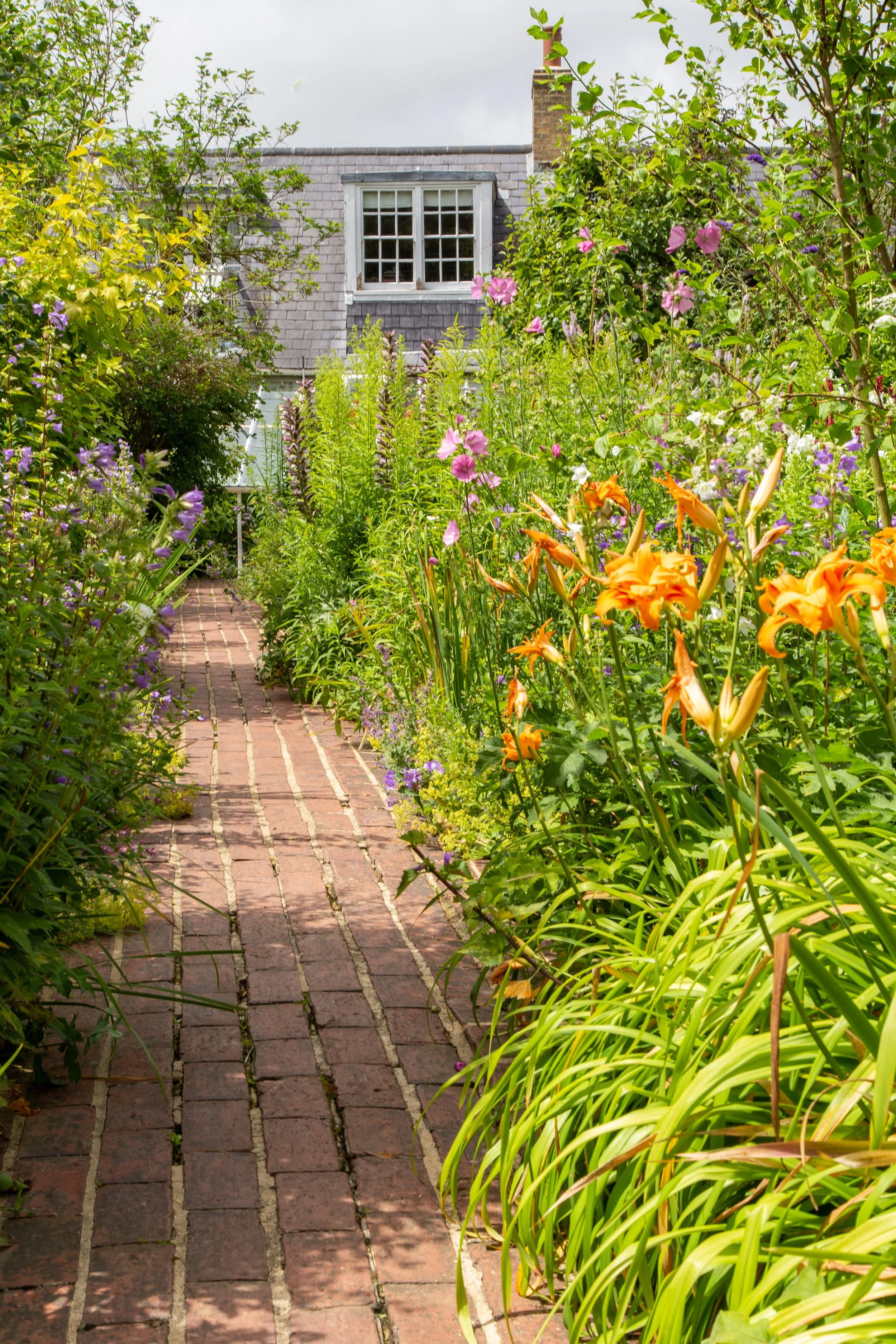 Book trip to Monk’s House and Charleston 8 August 2026