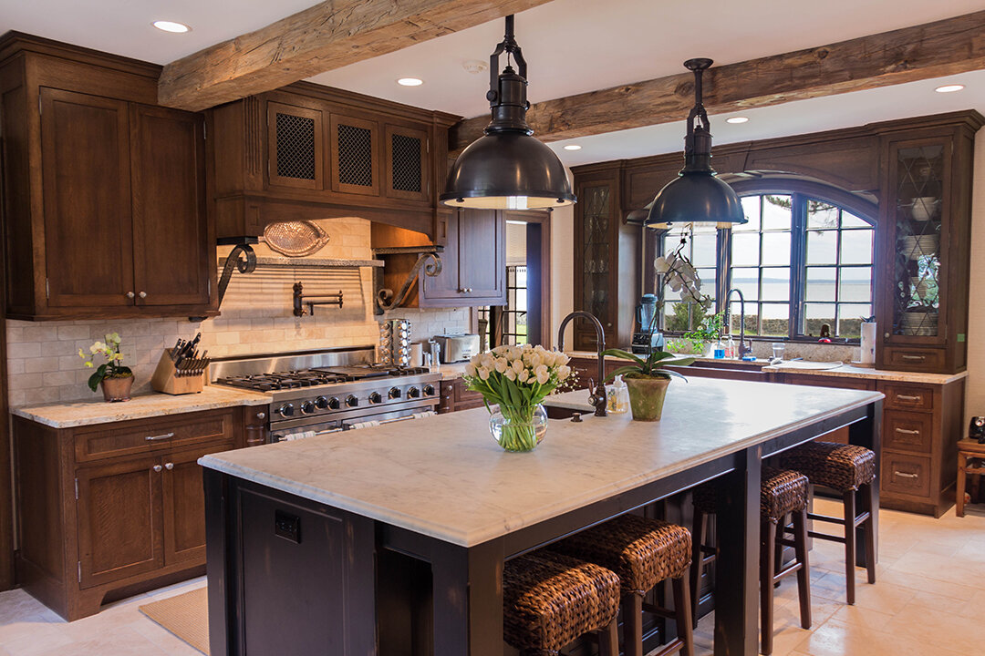 woodnco-davport-tudor-style-kitchen-01.jpg