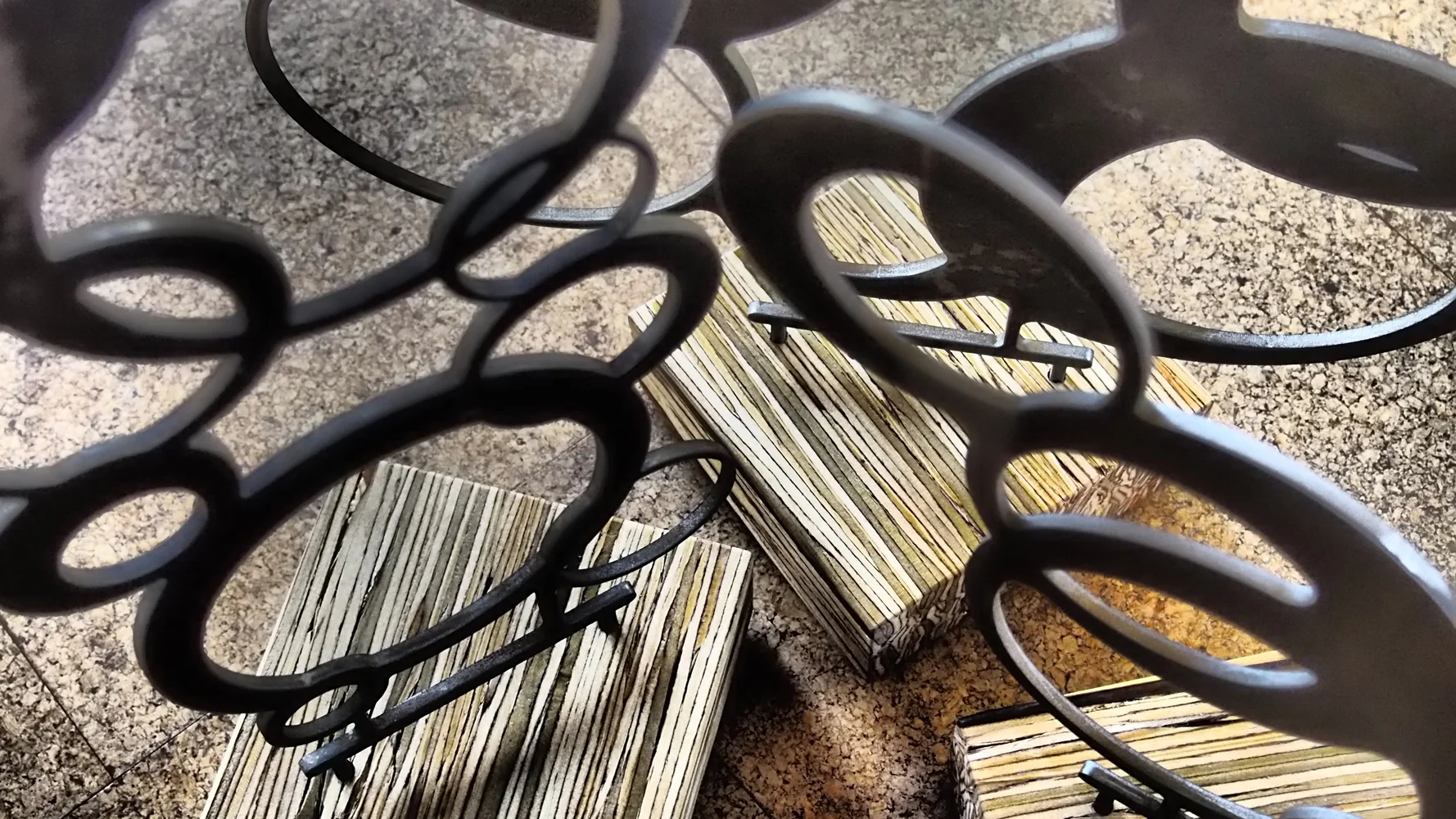 Intersection Trio sculpture Moda Industria