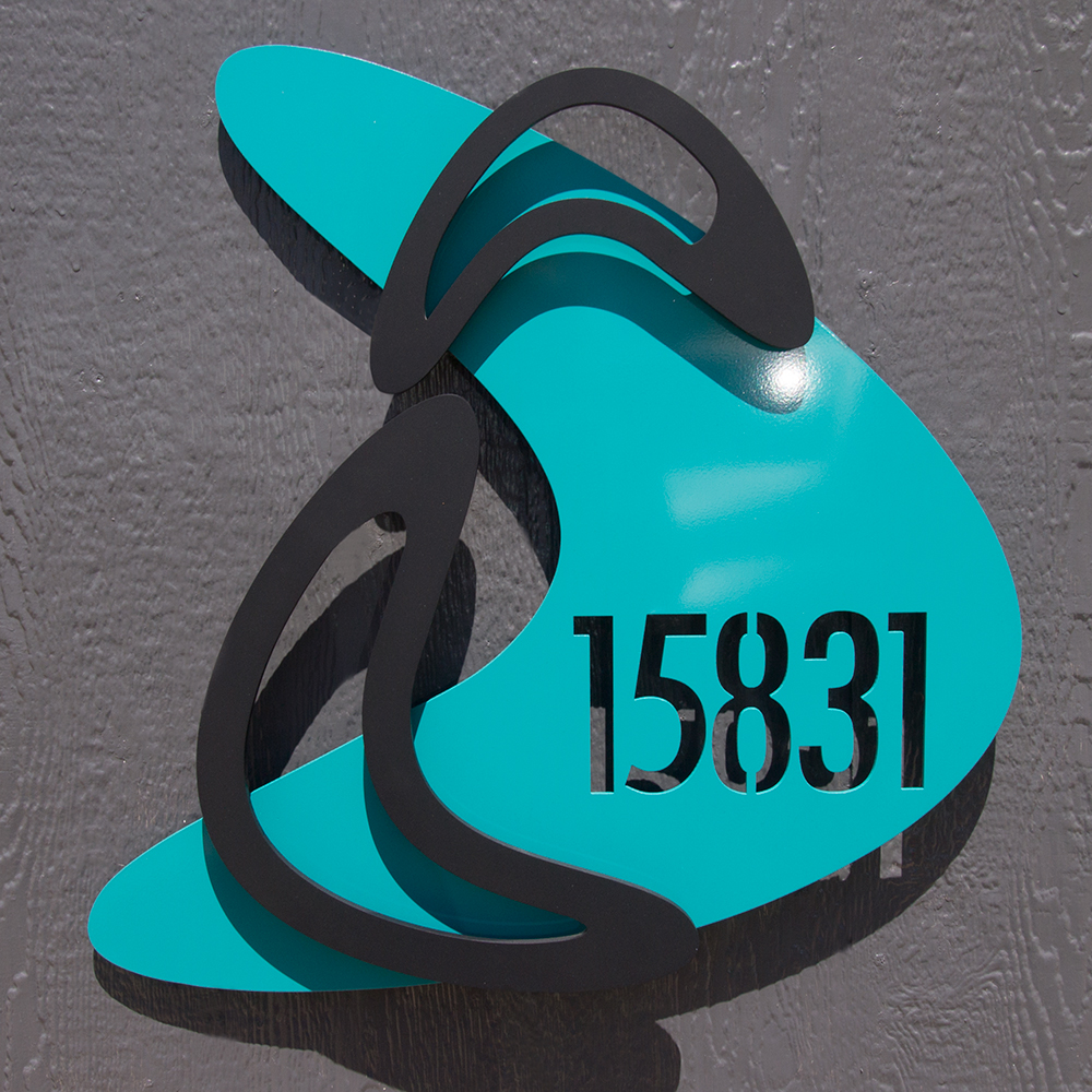 Boomerang style house numbers by Moda Industria