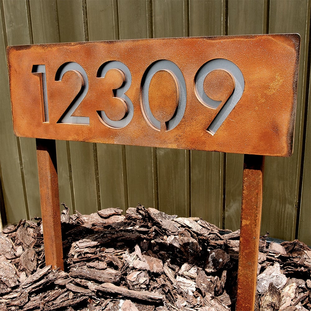 Modern Yard House Numbers by Moda Industria