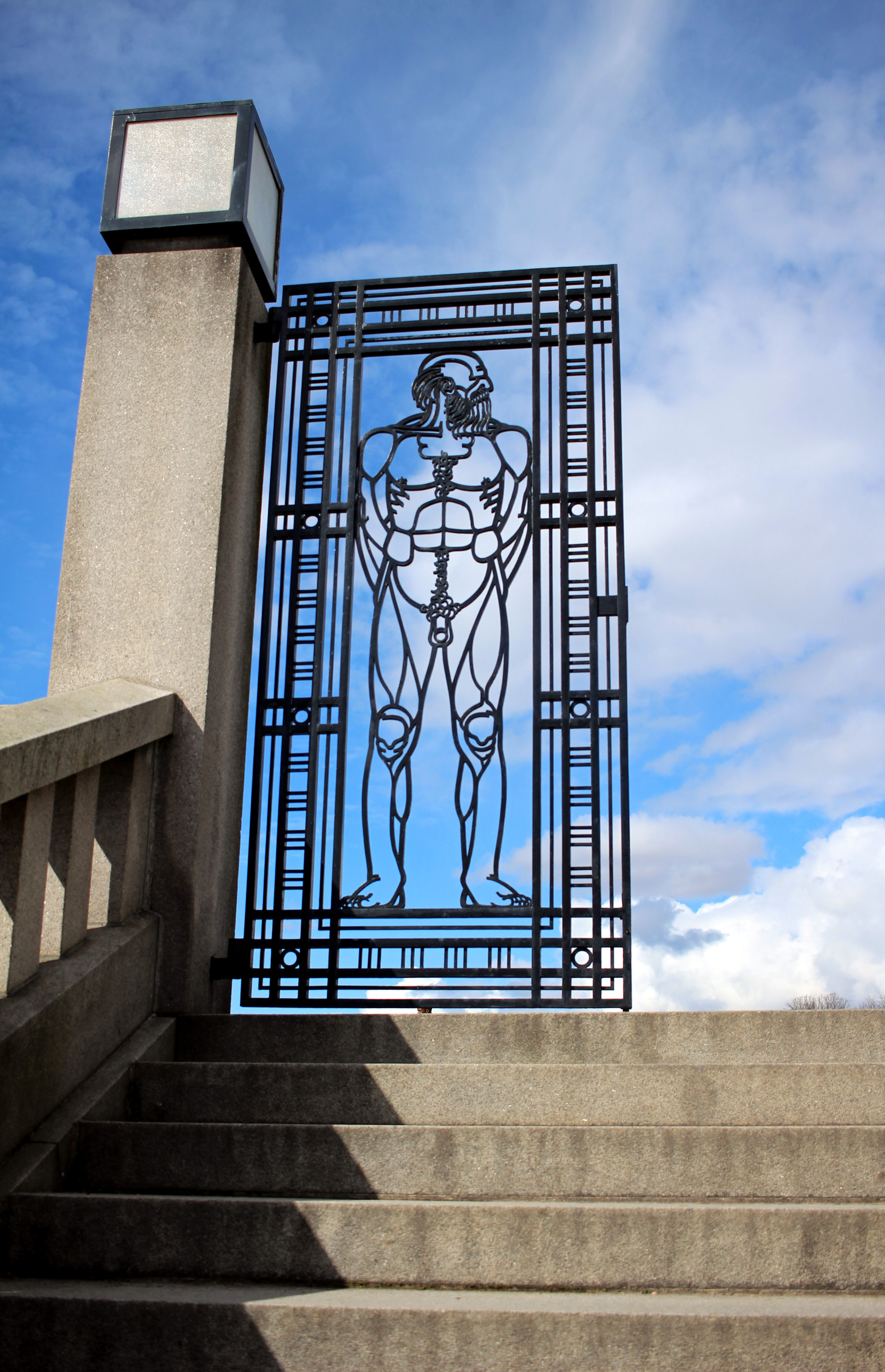 Vigeland Park. The naked statues park. // Park nahých soch.