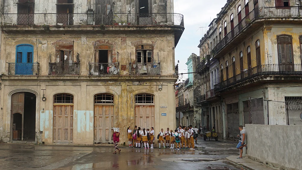 Girls getting out of school, Havana