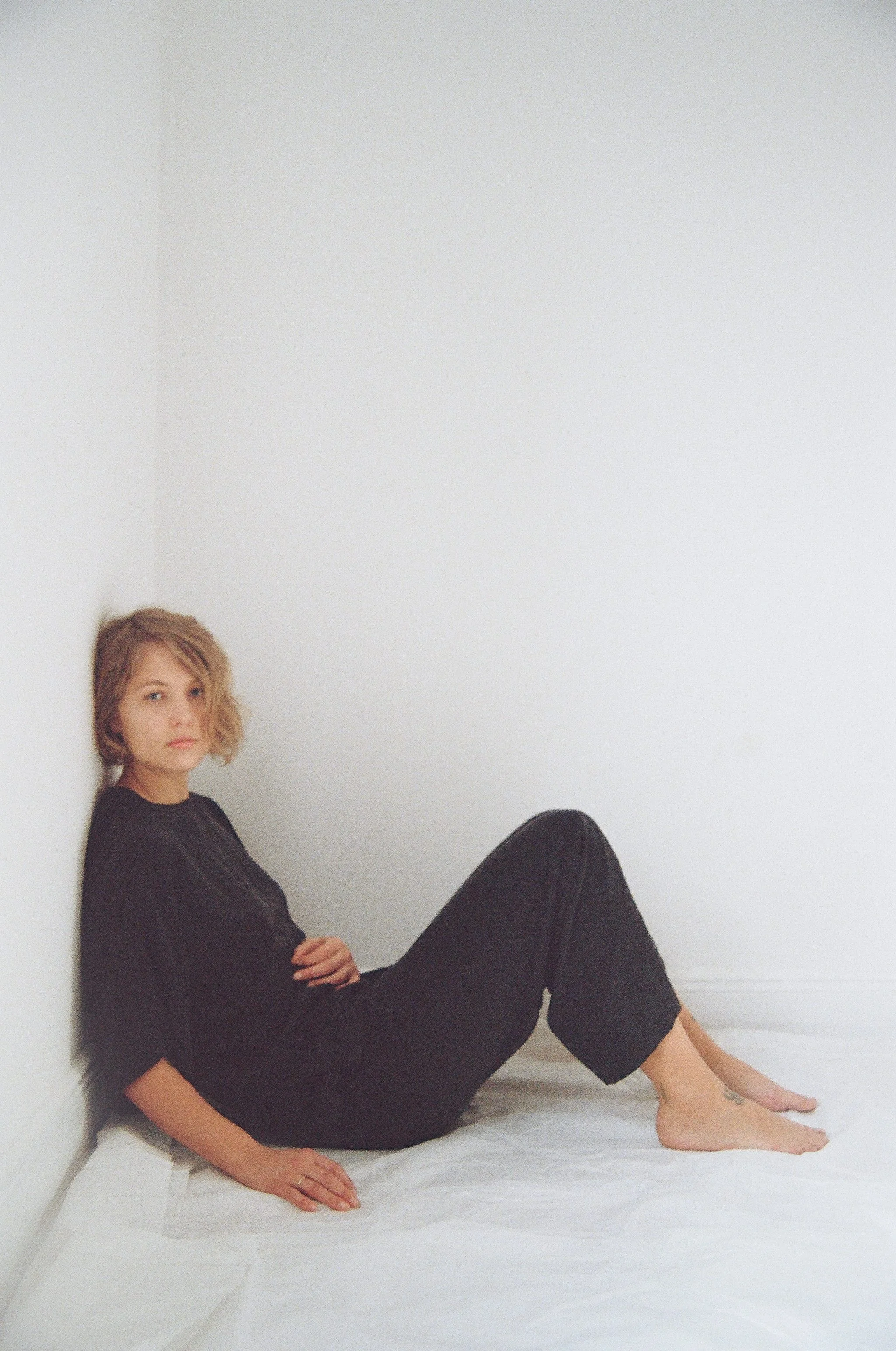 91070002-2low.jpg