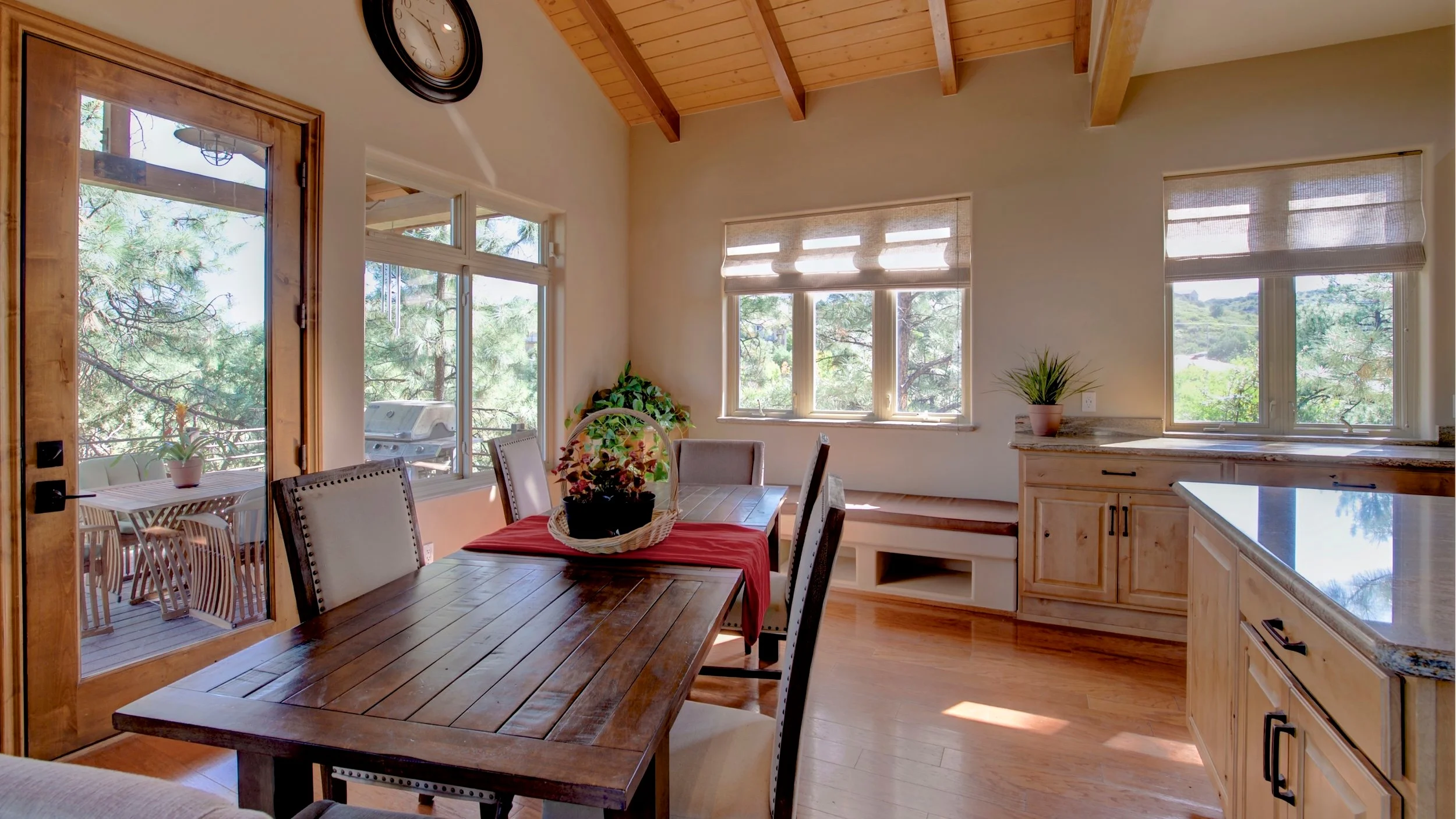 _DSC5325_7_Interior 2.jpg
