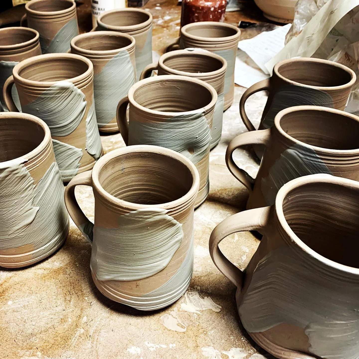 Porcelain slip on stoneware #mudisfun #pottery #stonewaremug #redmudhen #madeincrozet