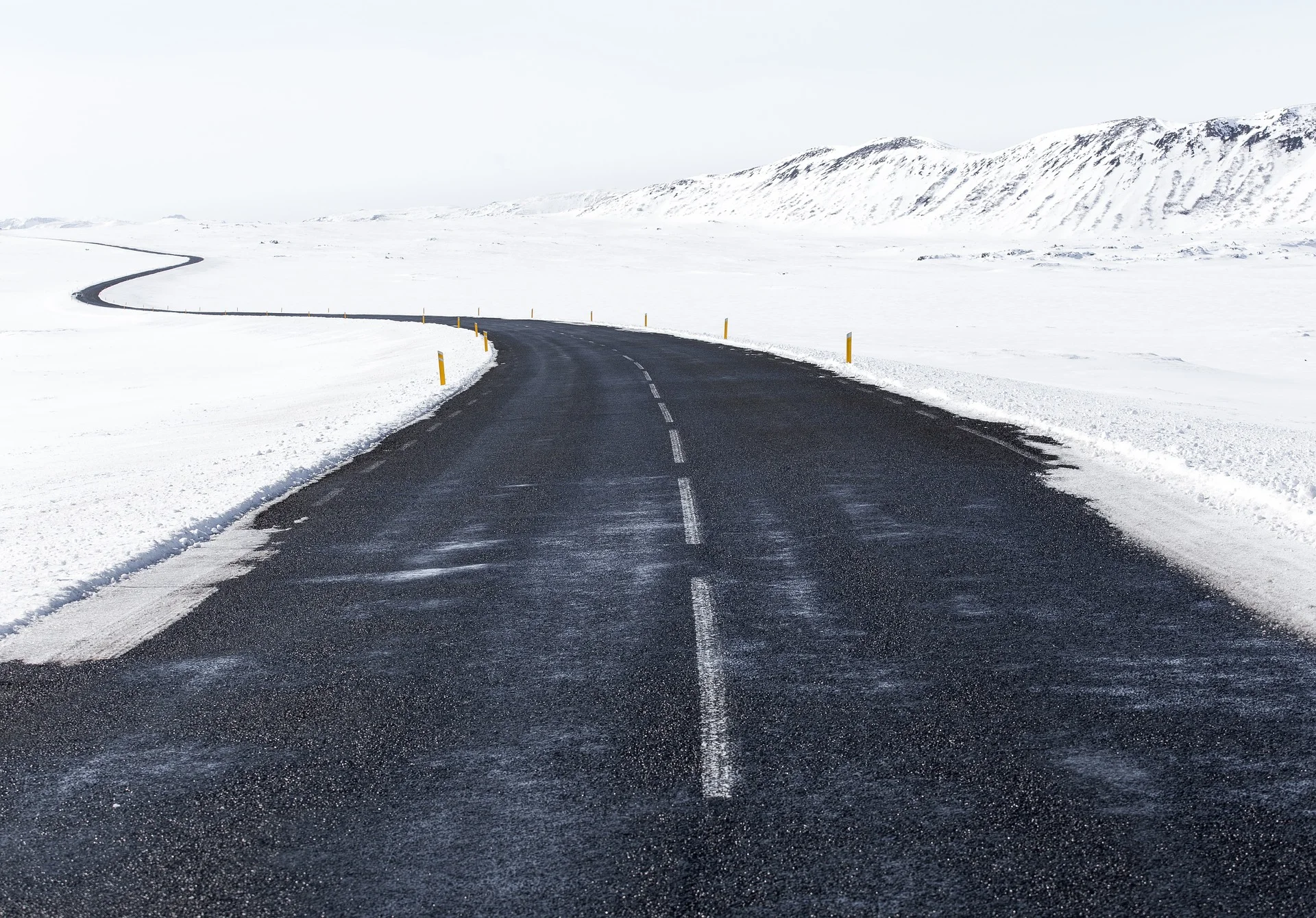 roadway-1081719_1920.jpg