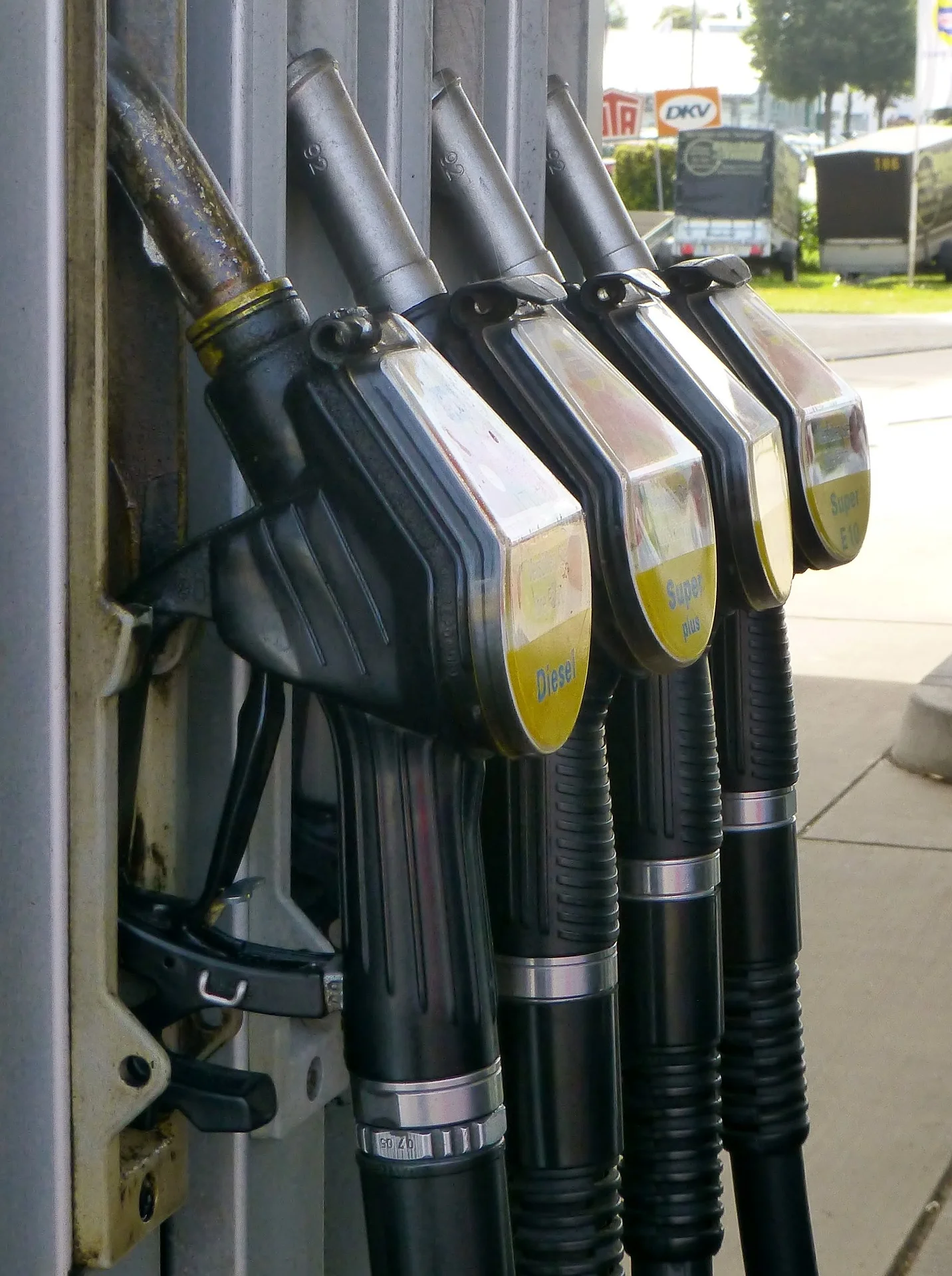 gas-pump-883076_1920.jpg