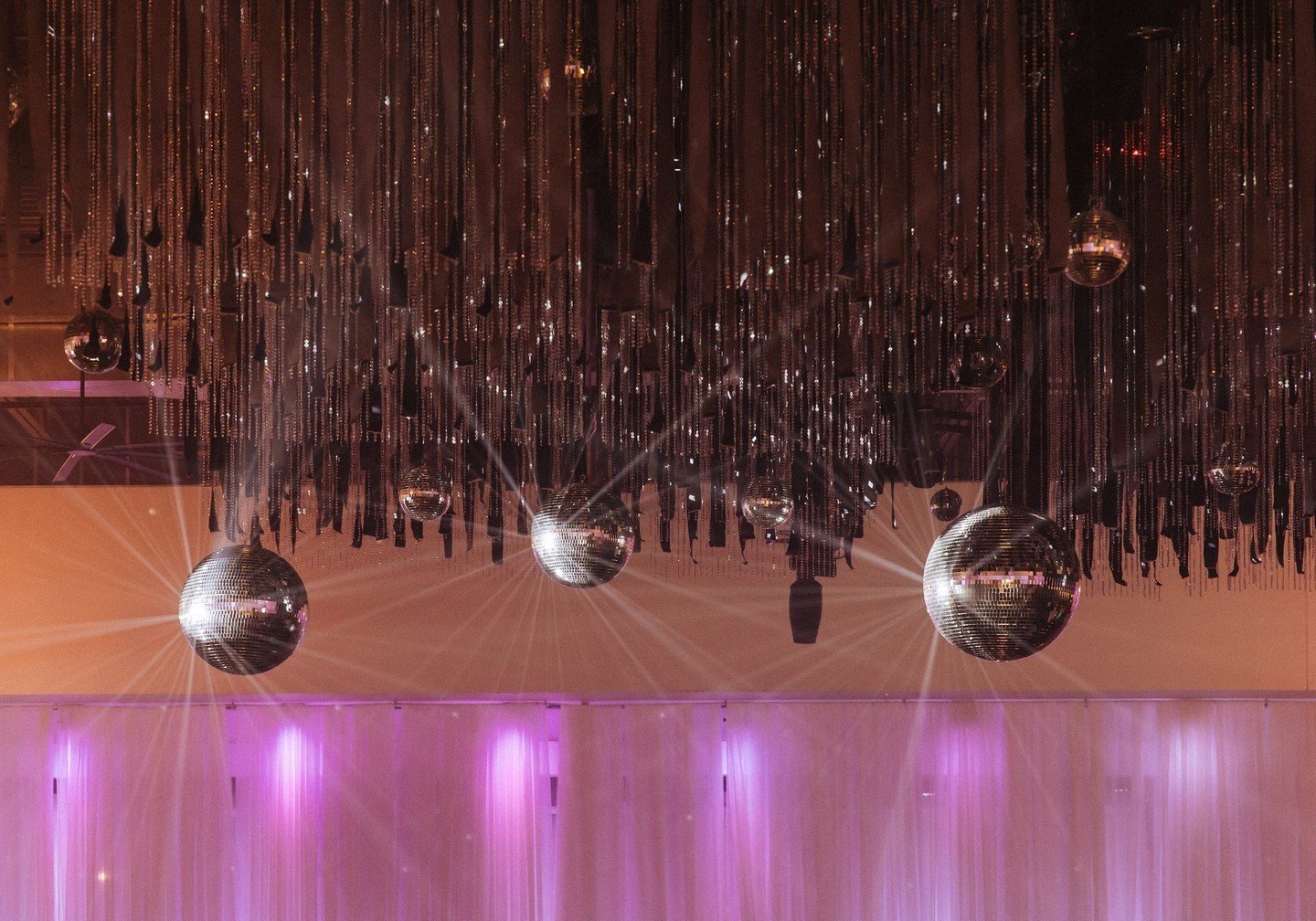 Mirrorball 🪩⁠
⁠
Discover the possibilities of your event at our venue when you book with us today.✨⁠
⁠
Photography | @haverleephotography⁠
Planning, design, production &amp; coordination | @402events