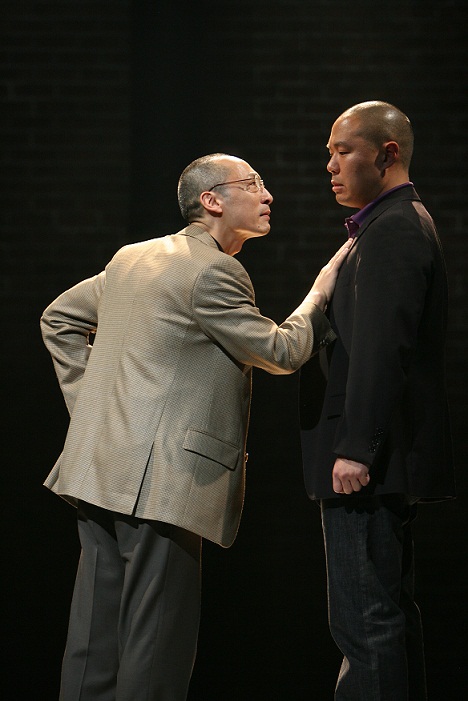 Francis Jue 和 Hoon Lee。Michal Daniel 2007年摄于公共剧院。