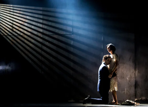 Clive Owen and Jin Ha star in Julie Taymor's 2017 Broadway revival of M. Butterfly by David Henry Hwang. (© Matthew Murphy)