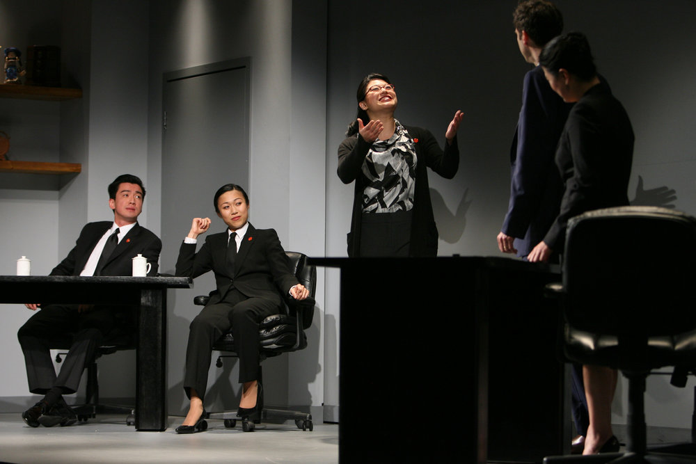  (center) Christine Lin, (l to r) Johnny Wu, Angela Lin, James Waterston, Jennifer Lim. Photo by Eric Y. Exit for the Goodman Theatre, 2011 