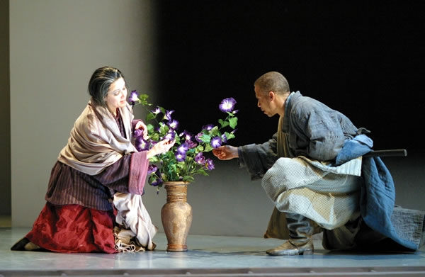 The Sound of a Voice part 1: Herbert Perry and Suzan Hanson. Photo by Richard Feldman for the American Repertory Theatre, 2003