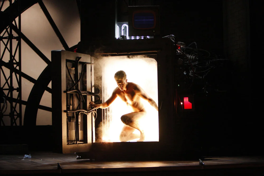 Daniel Okulitch as Seth Brundle in The Fly. Photo by Robert Millard for the Los Angeles Opera, 2008