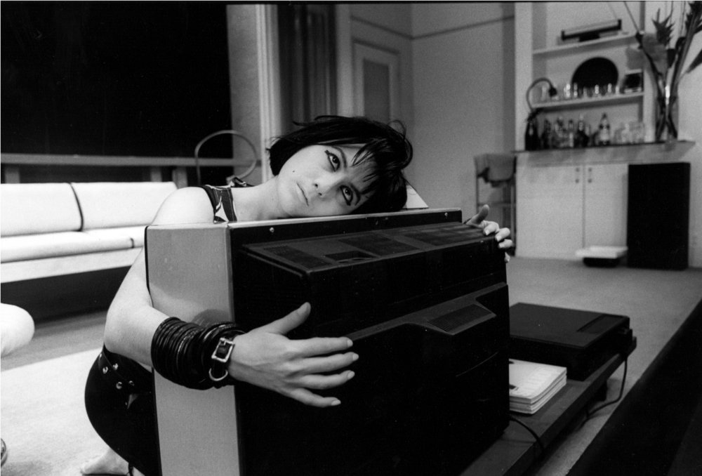 Johann Carlo在 《富贵关系》 于纽约第二舞台剧院的演出中, 1986年。摄影:Stephanie Saia